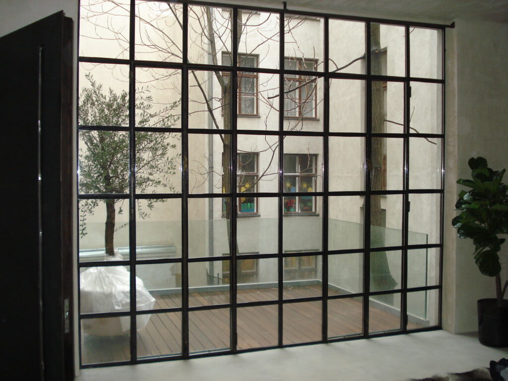 Metallbau-Krebs-Loftfenster mit Anbaubalkon Loftfenster Abaubalkon
